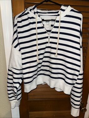 Aerie Striped Half-Zip cropped Hooded Pullover - oversized. White and navy